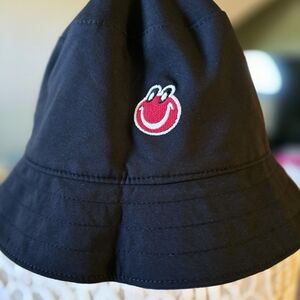 Lululemon Black/Navy Both Ways Be Happy Bucket Hat with Red Logo Size S/M